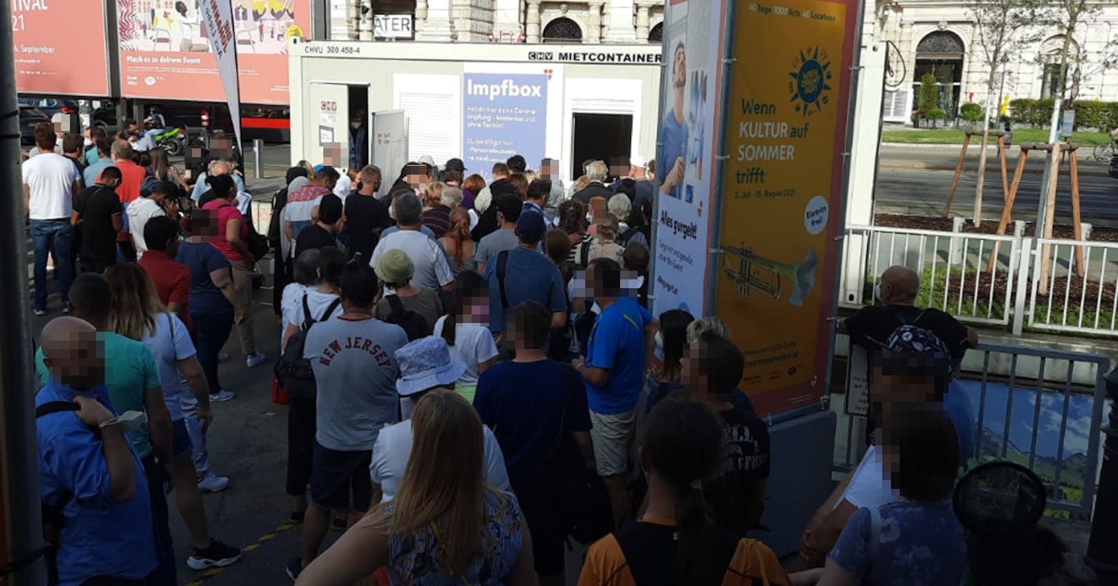 Der Ansturm auf die Impfaktion am Wiener Rathausplatz war enorm