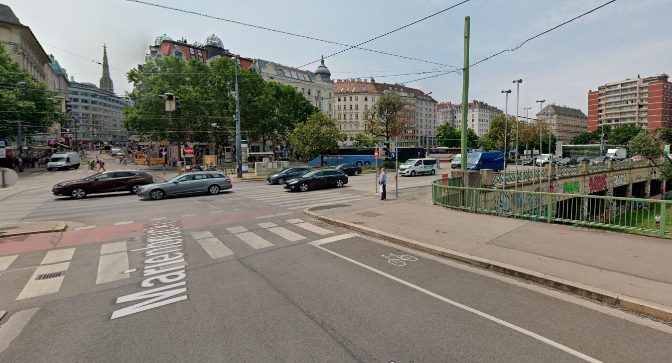 Blick auf den Schwedenplatz von der Marienbrücke. 