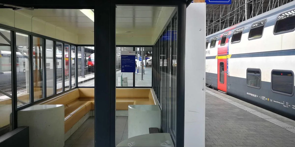 Zu Oralverkehr gezwungen, während Kollegin (13) erbrach - Vimarsana News