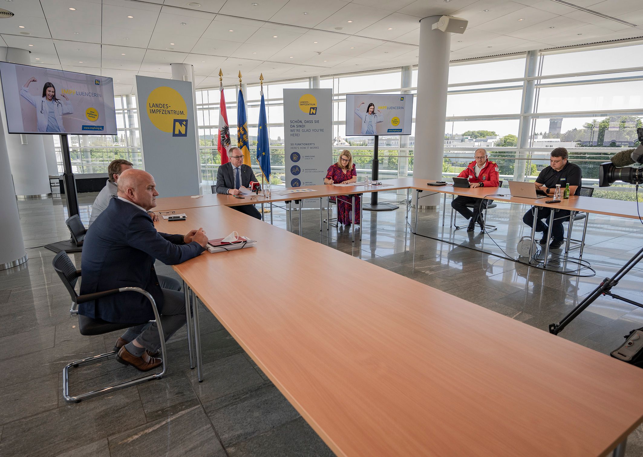 Corona-Lagebesprechung im Landtagsschiff