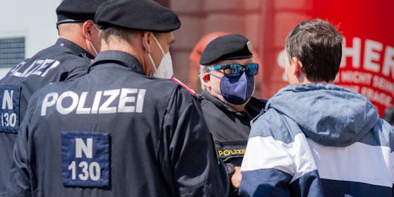 Die Polizei sucht nach Opfern des Räuberduos (Symbolbild)