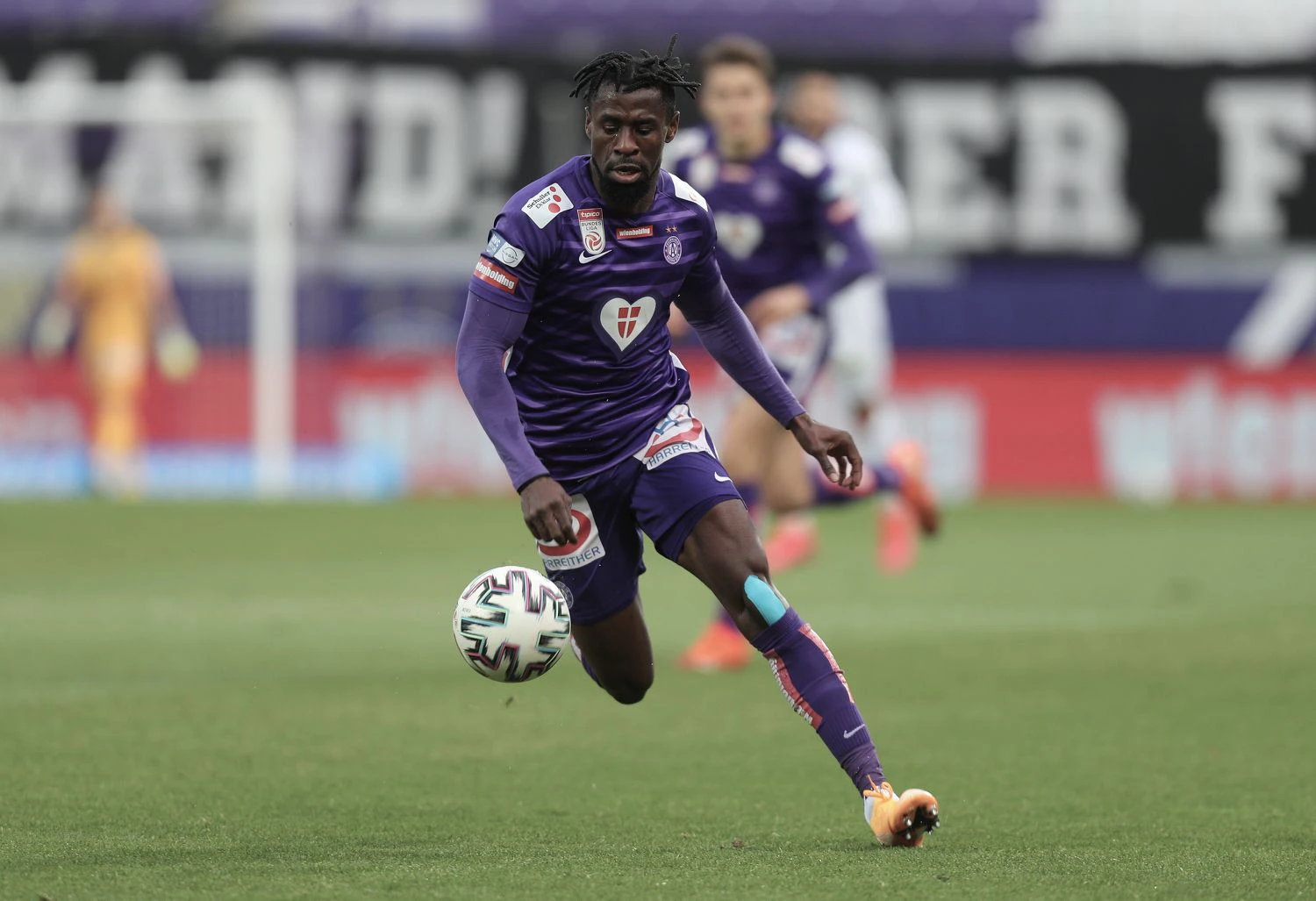 Bright Edomwonyi ist schwer verletzt. 