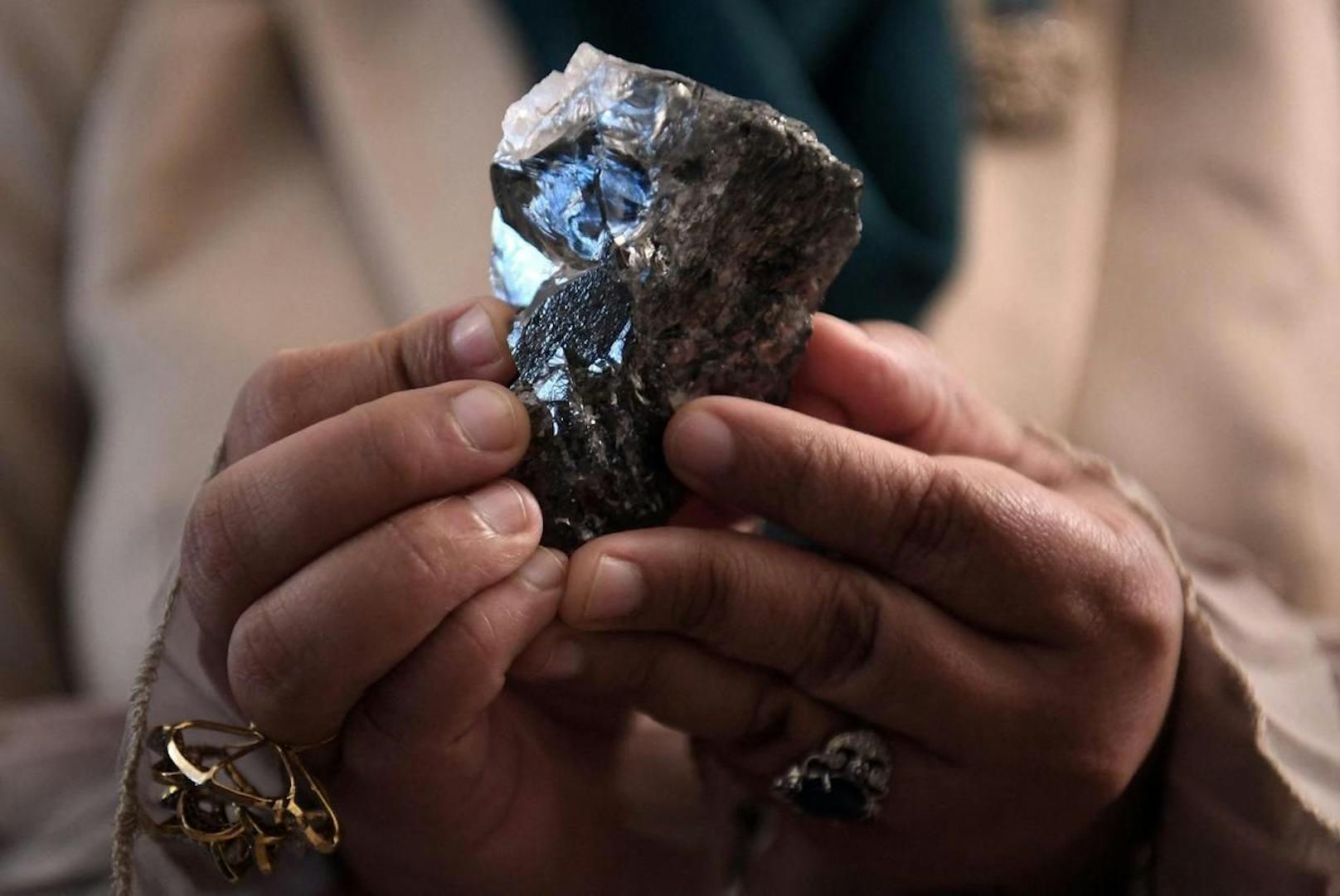 Mit 1174 Karat ist der neu gefundene weiße Diamant der drittgrößte der Welt.