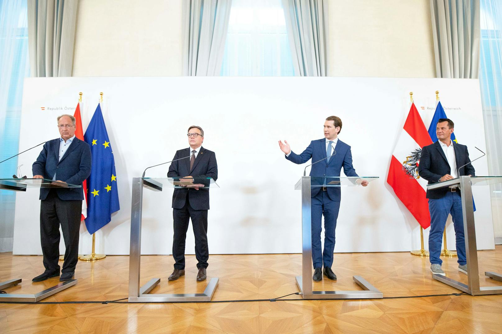 Am Freitag (08.07.2021) trat Bundeskanzler Sebastian Kurz mit Mitgliedern der neu gegründeten Corona-Taskforce vor die Presse. 