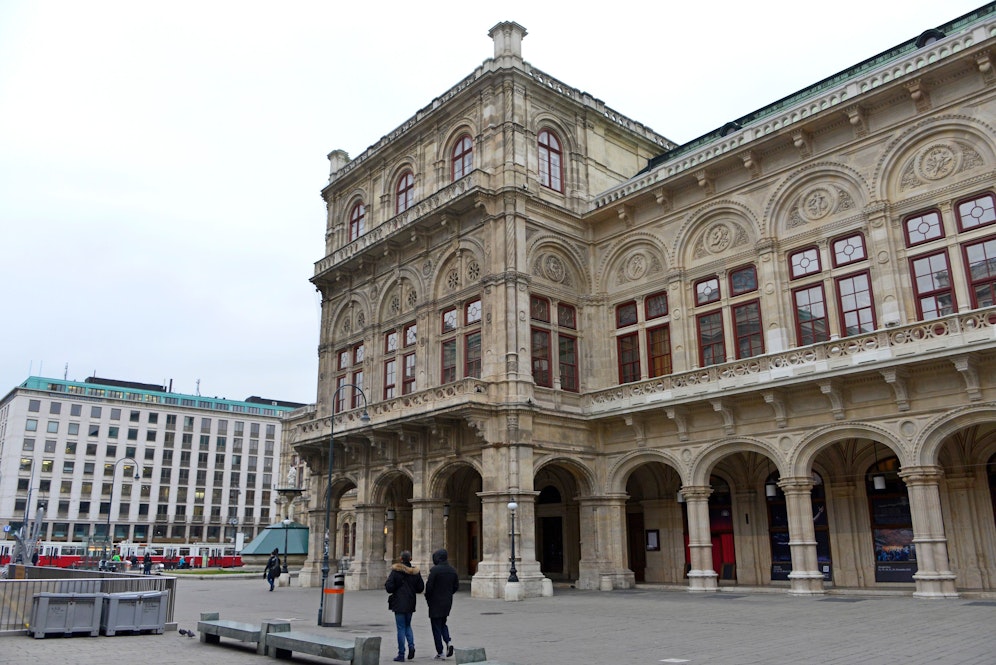In die Wiener Staatsoper kommt man ab Samstag, 5. Februar, ohne PCR-Test rein. Es gilt die 2G-Regel und FFP2-Maskenpflicht.