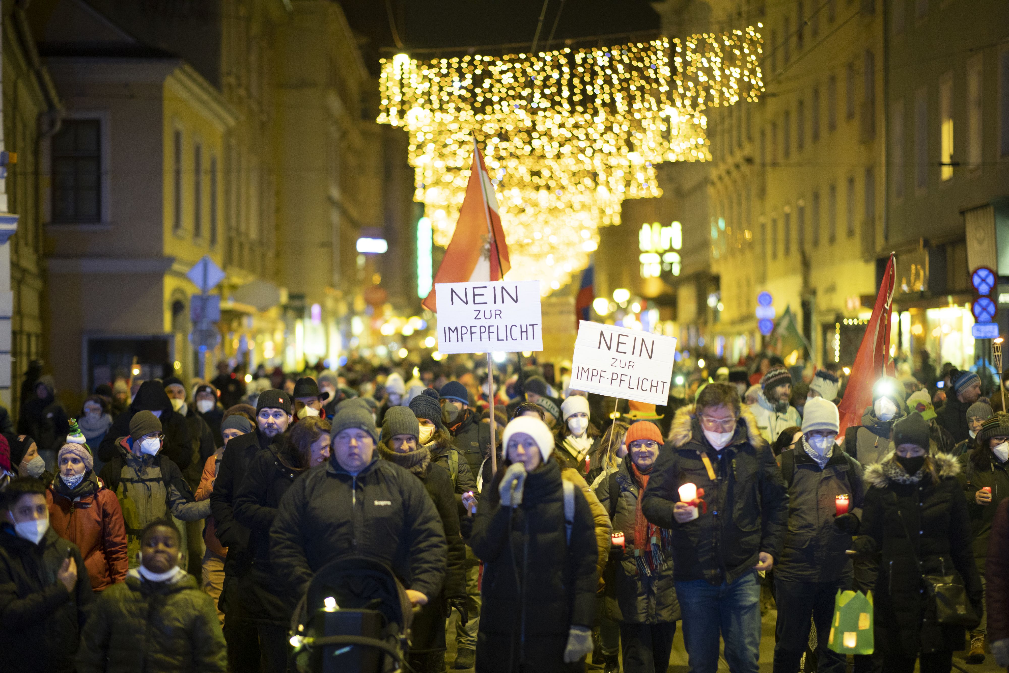 Wie schon vor Weihnachten kam es auch am Sonntag (02.01.2022) zu einer Corona-Demo in Graz. 