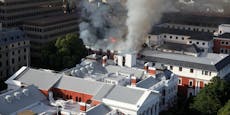 Parlament von Südafrika bei Großbrand zerstört