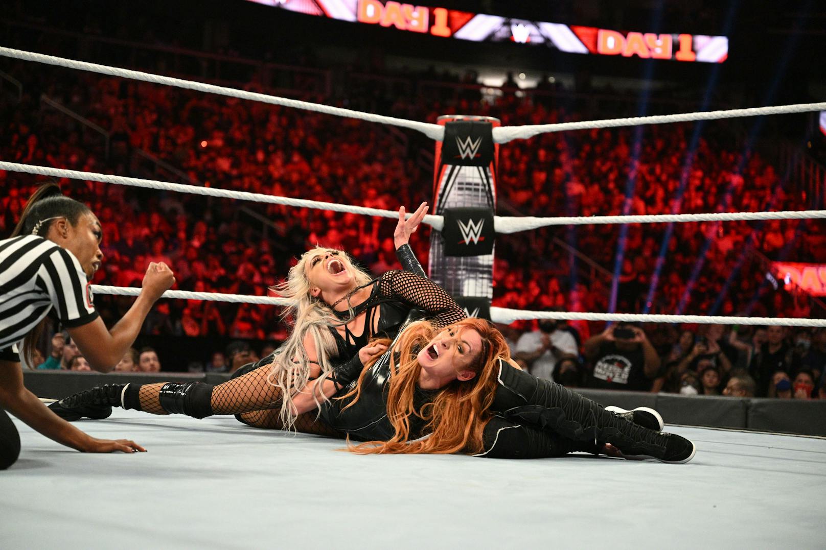 WWE Day 1: Becky Lynch vs. Liv Morgan