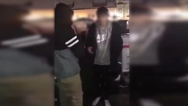 Ein Teenager wurde in Mistelbach brutal verprügelt. 