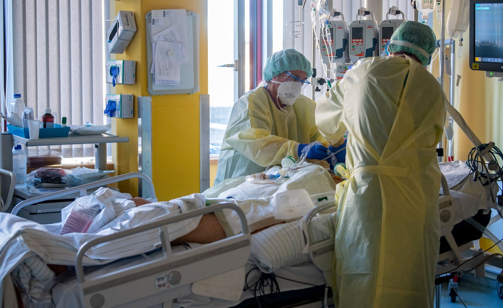 Rund 40 Corona-Patienten kämpfen derzeit auf Intensivstationen um ihr Leben.