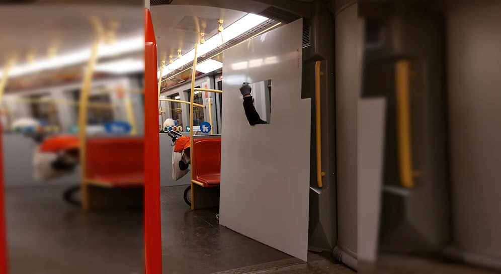 Kurioser Transport in der Wiener U-Bahn