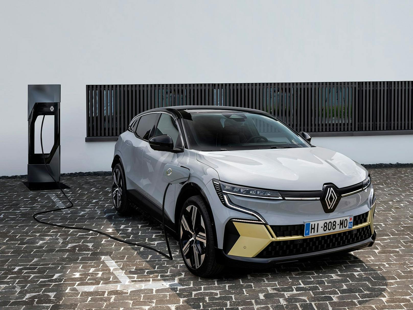 Dynamischer Look für den neuen Renault Megane E-TECH