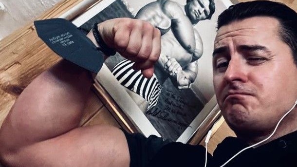 Andreas Gabalier trainiert im Nobelhotel,...