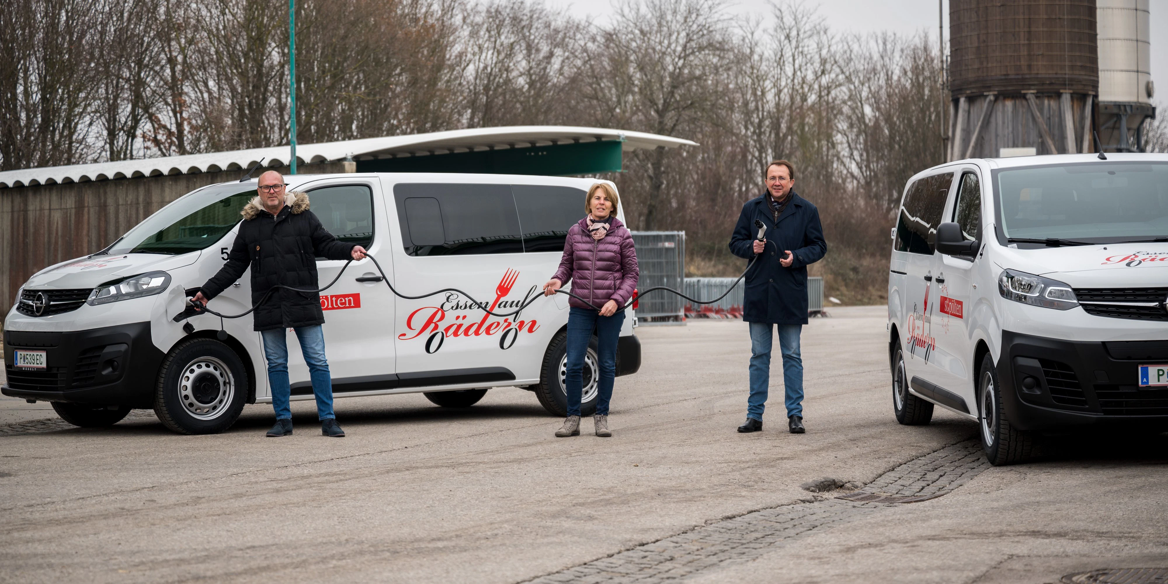 Baudirektor Wolfgang Lengauer, Fuhrparkleiterin Monika Schindlegger und Bürgermeister Matthias Stadler