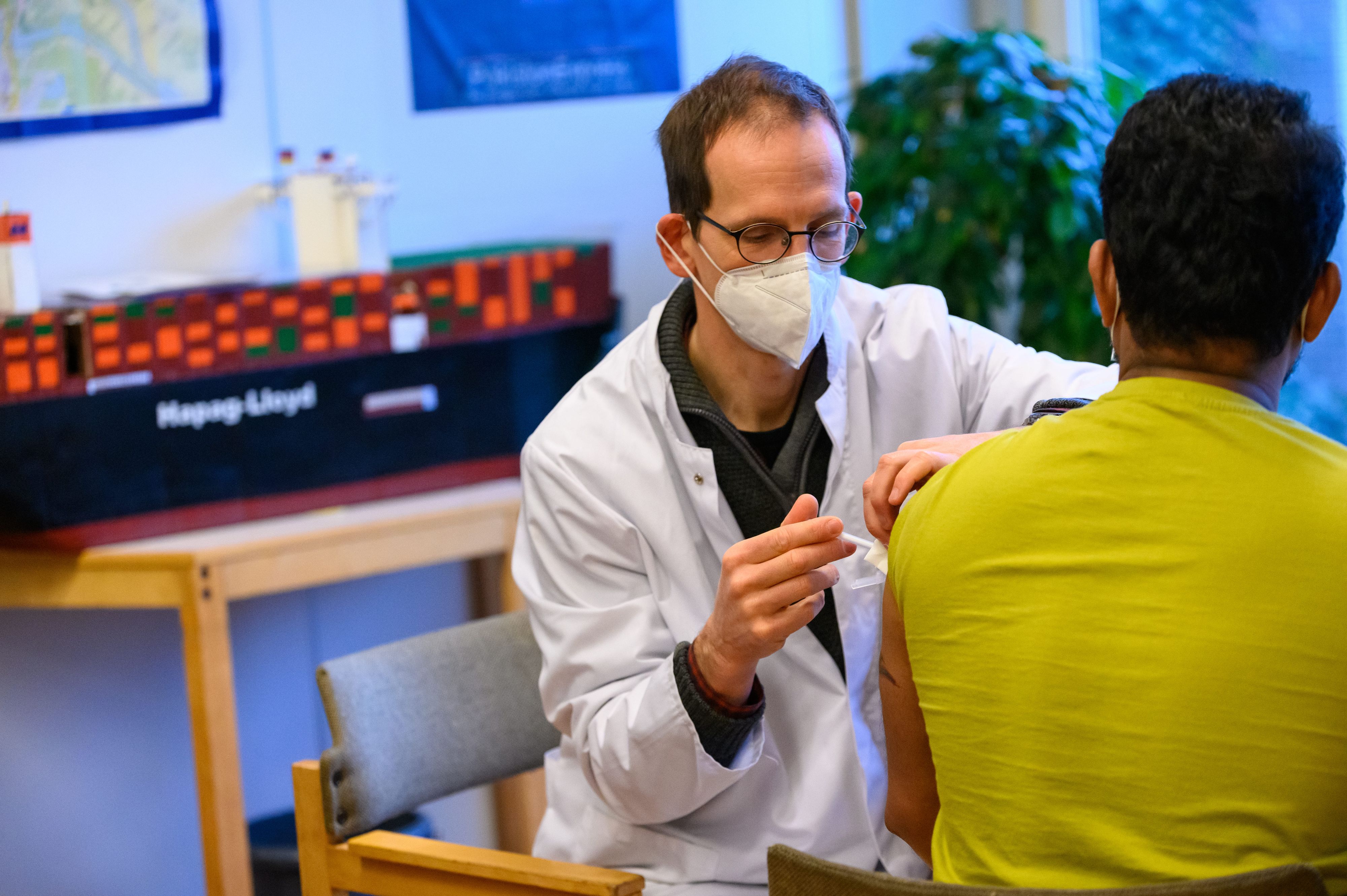 In Israel wird bereits zum vierten Mal gegen das Corona-Virus geimpft.