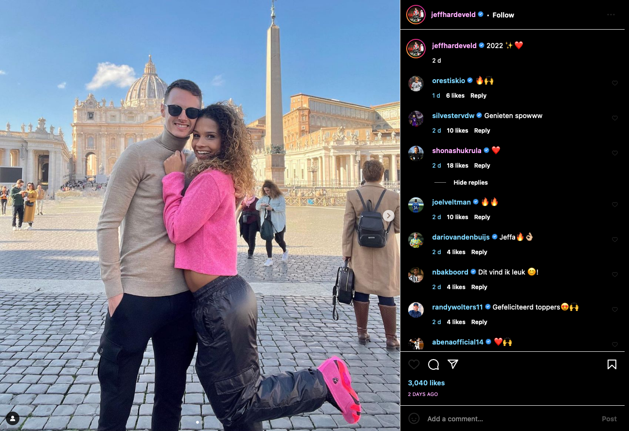 Shona Shokrula ist Schiedsrichterin, Jeff Hardeveld Fußball-Profi