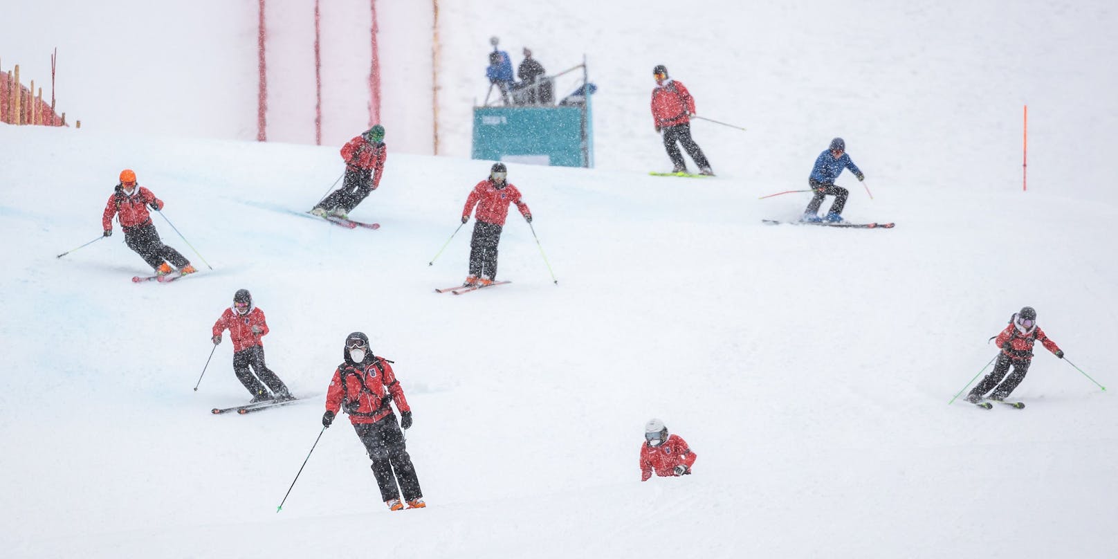 (Symbolbild) In Österreich gibt es zum wiederholten Male Corona-Cluster unter Skilehrern.