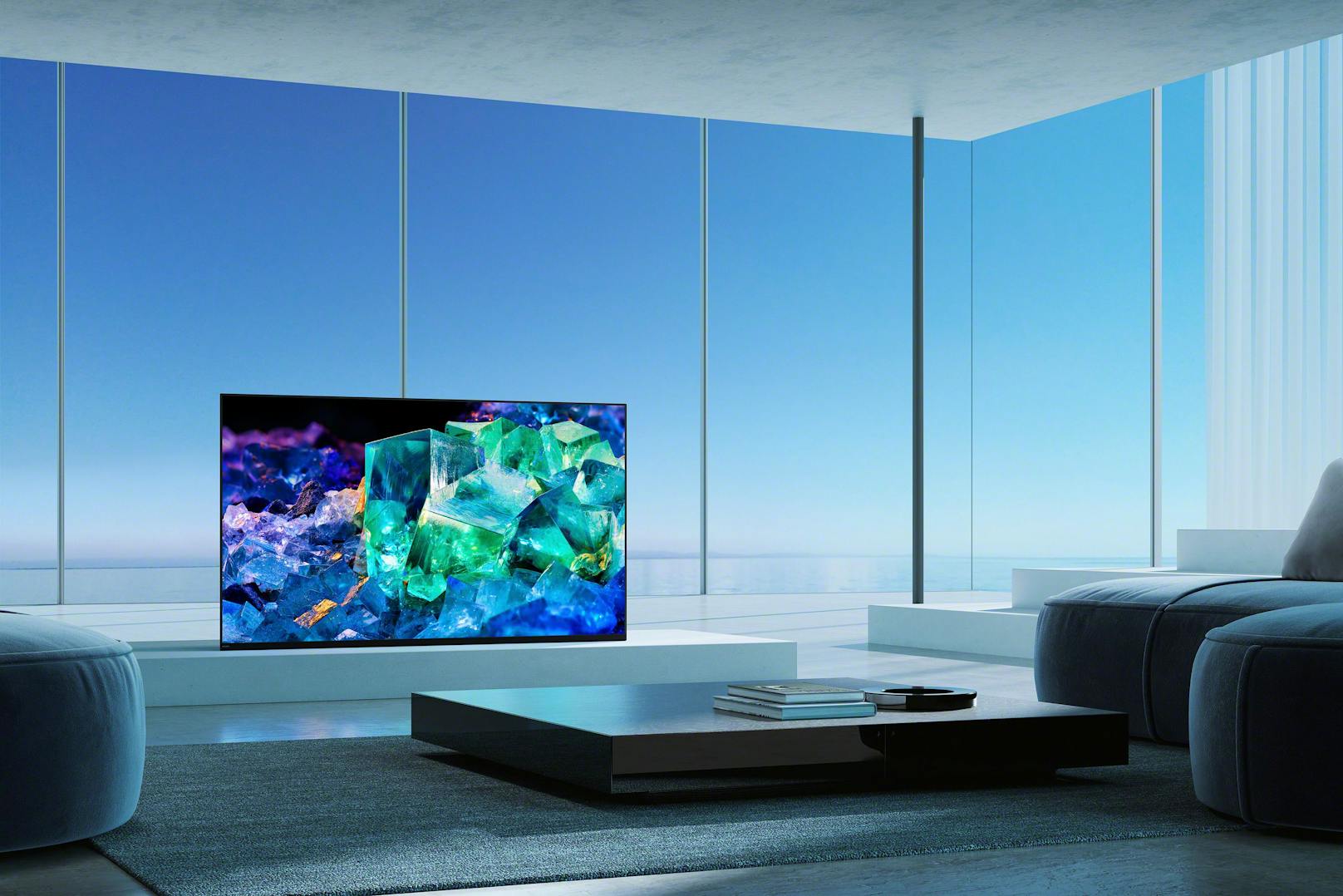 Der TV soll durch Quantum Dot knallige Farben trotz hoher Helligkeit und einen größeren Betrachtungswinkel als herkömmliche OLEDs bieten können.