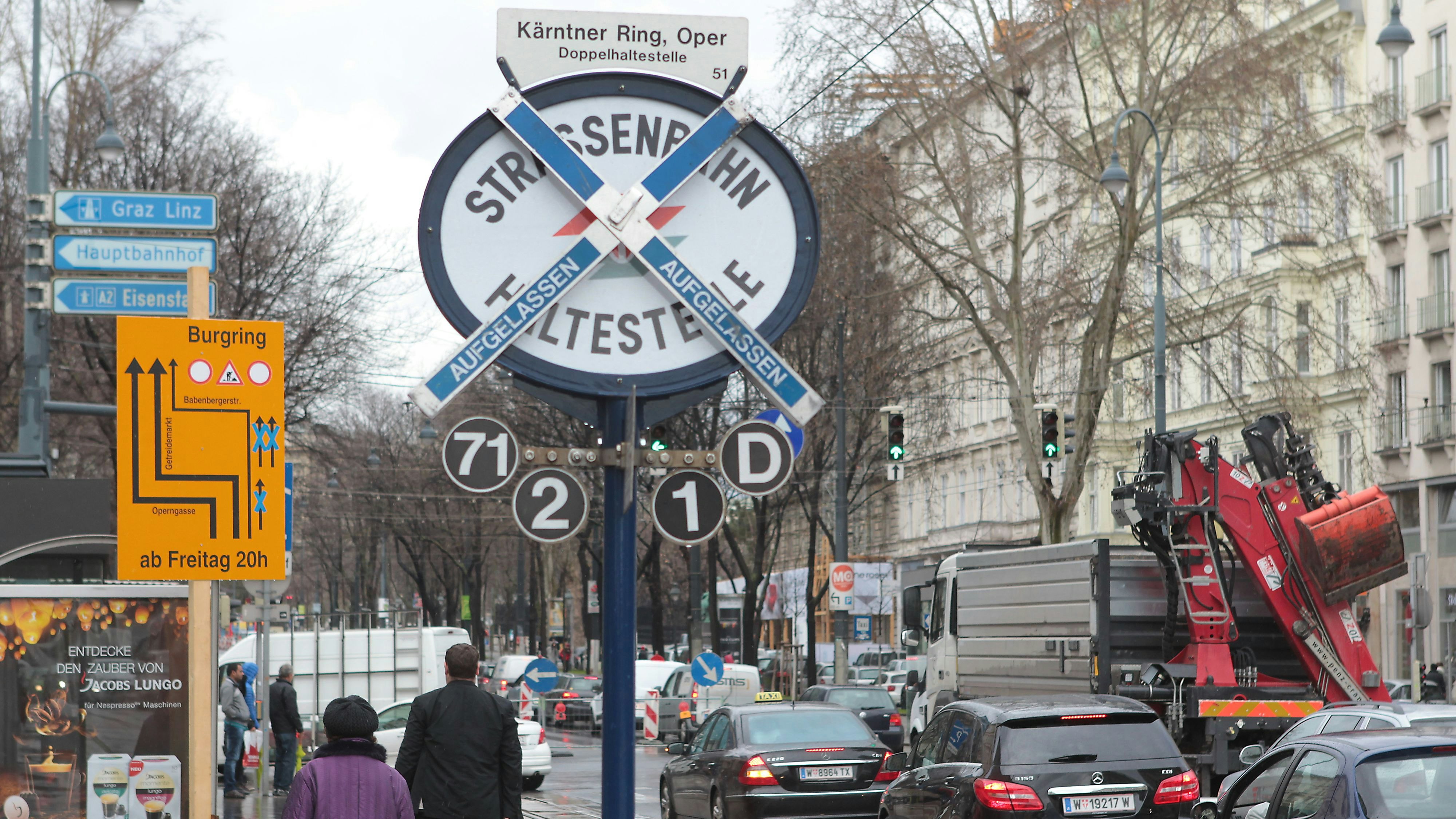 Download von www.picturedesk.com am 04.01.2022 (11:02).  Der Burgring ist in der Osterwoche wegen Gleisbauarbeiten komplett für den Verkehr gesperrt. Wien, 30.03.2015. - 20150330_PD3702 - Rechteinfo: Rights Managed (RM) Nur fÃ¼r redaktionelle Nutzung!