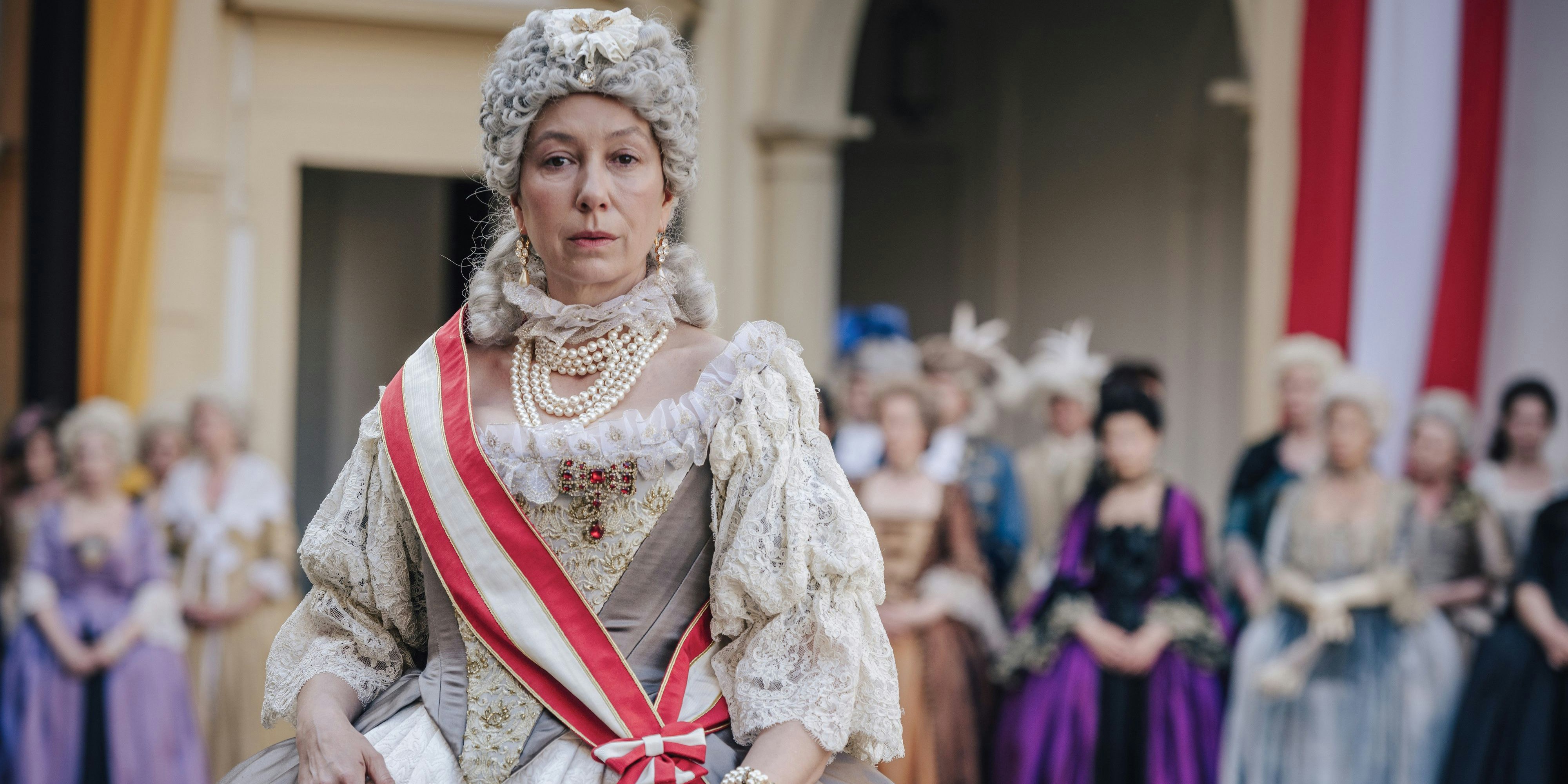 Ursula Strauss als Kaiserin