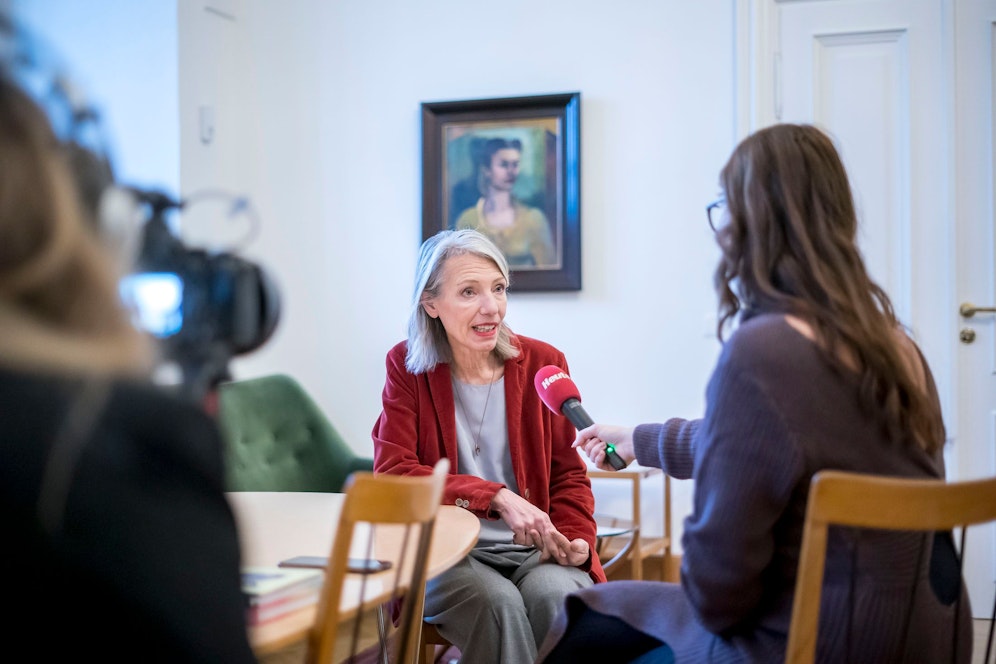 Belvedere-Direktorin Stella Rollig sprach mit <em>