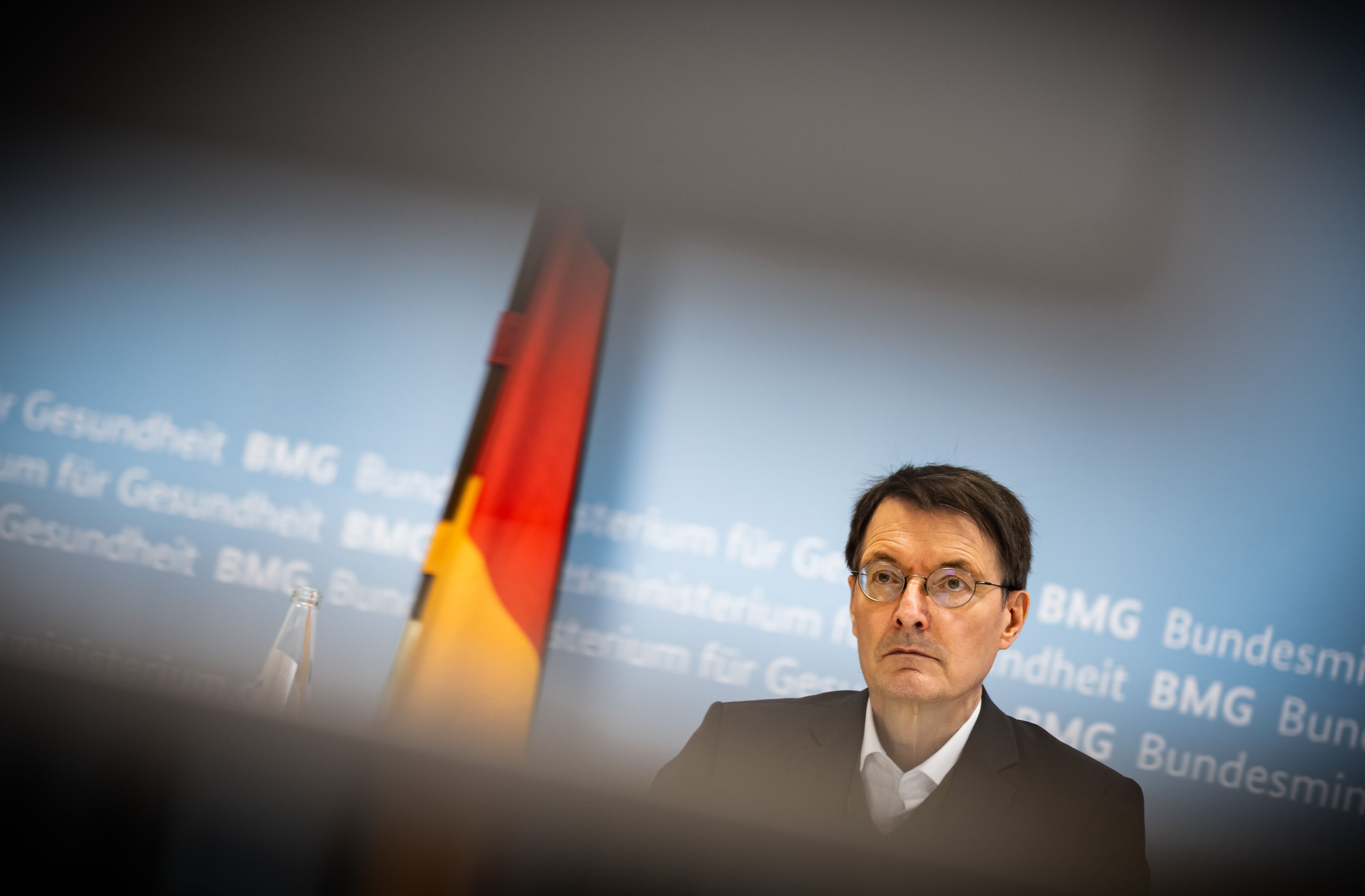 Deutschlands Gesundheitsminister Karl Lauterbach will Deutschland so schnell es geht durchimpfen.