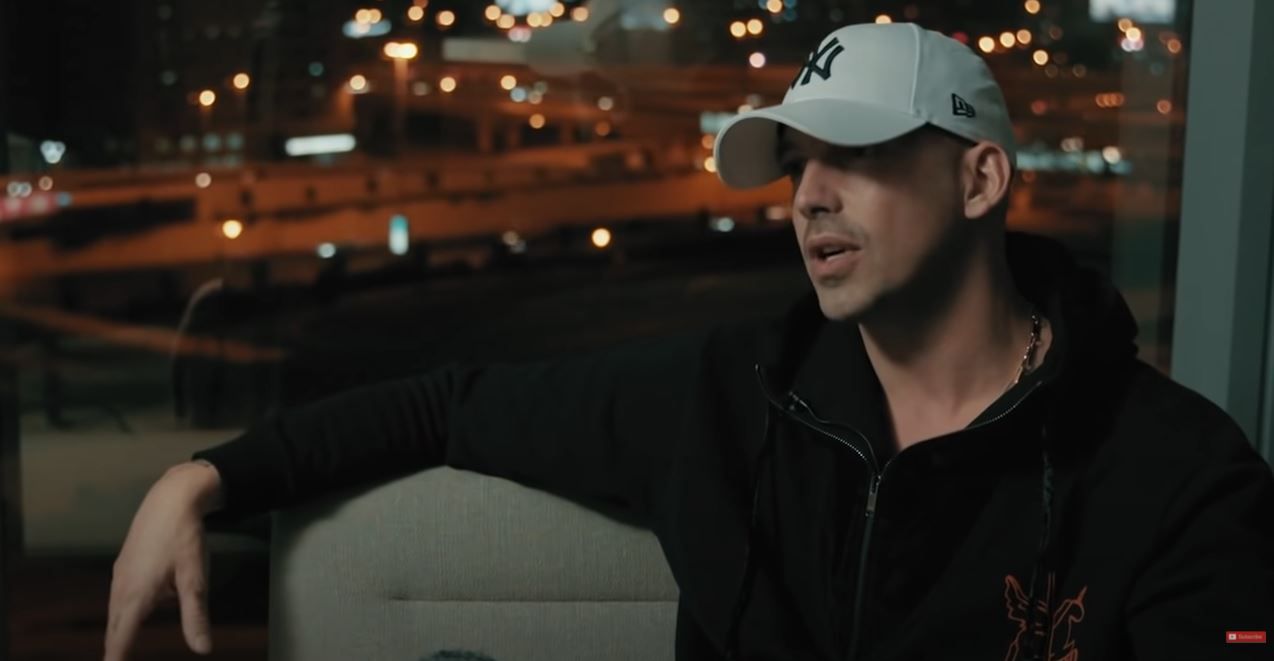 RAF Camora haut jetzt auf den Tisch.