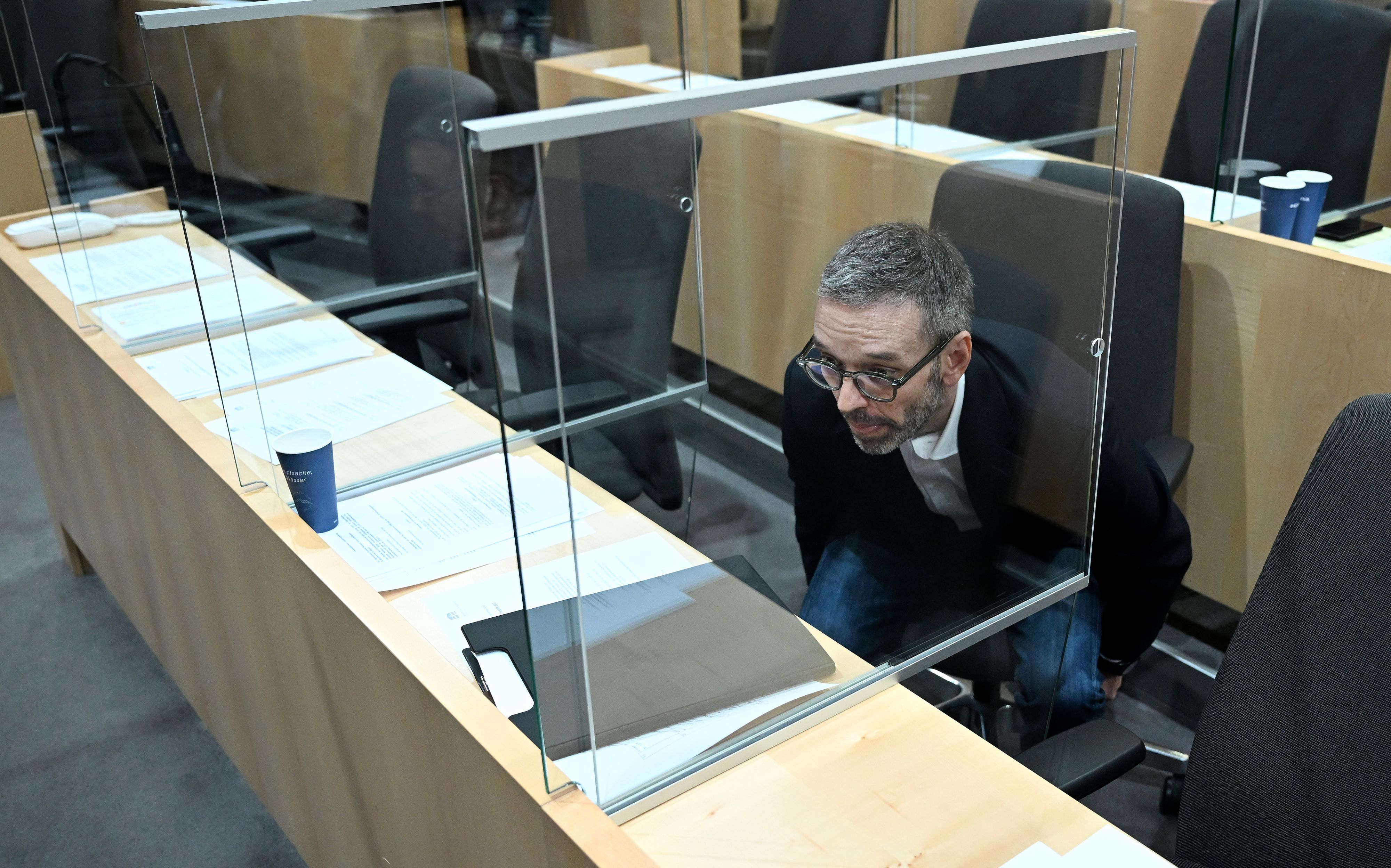 Kickl will das Parlament mit Stellungnahmen fluten – und so die Impfpflicht verhindern.