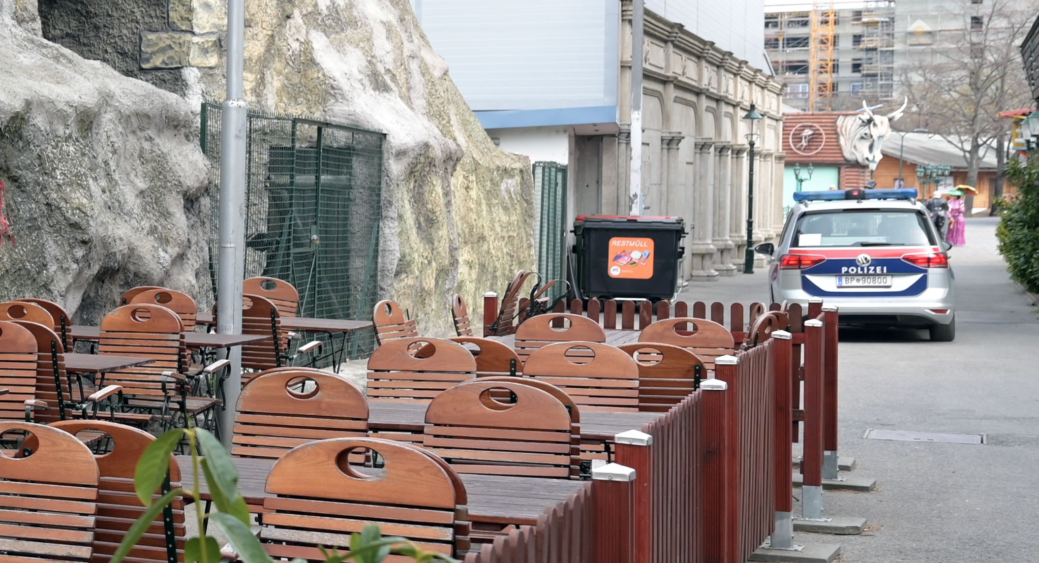 Die Polizei schnappte die acht Burschen.