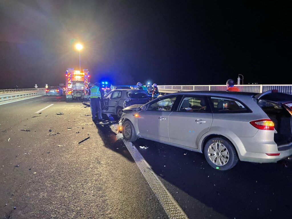 Die Lenkerin wurde schwer verletzt.