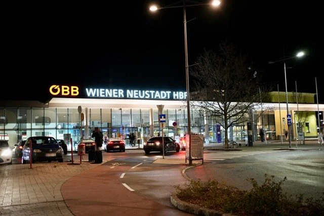 Groß-Alarm am Bahnhof Wr. Neustadt
