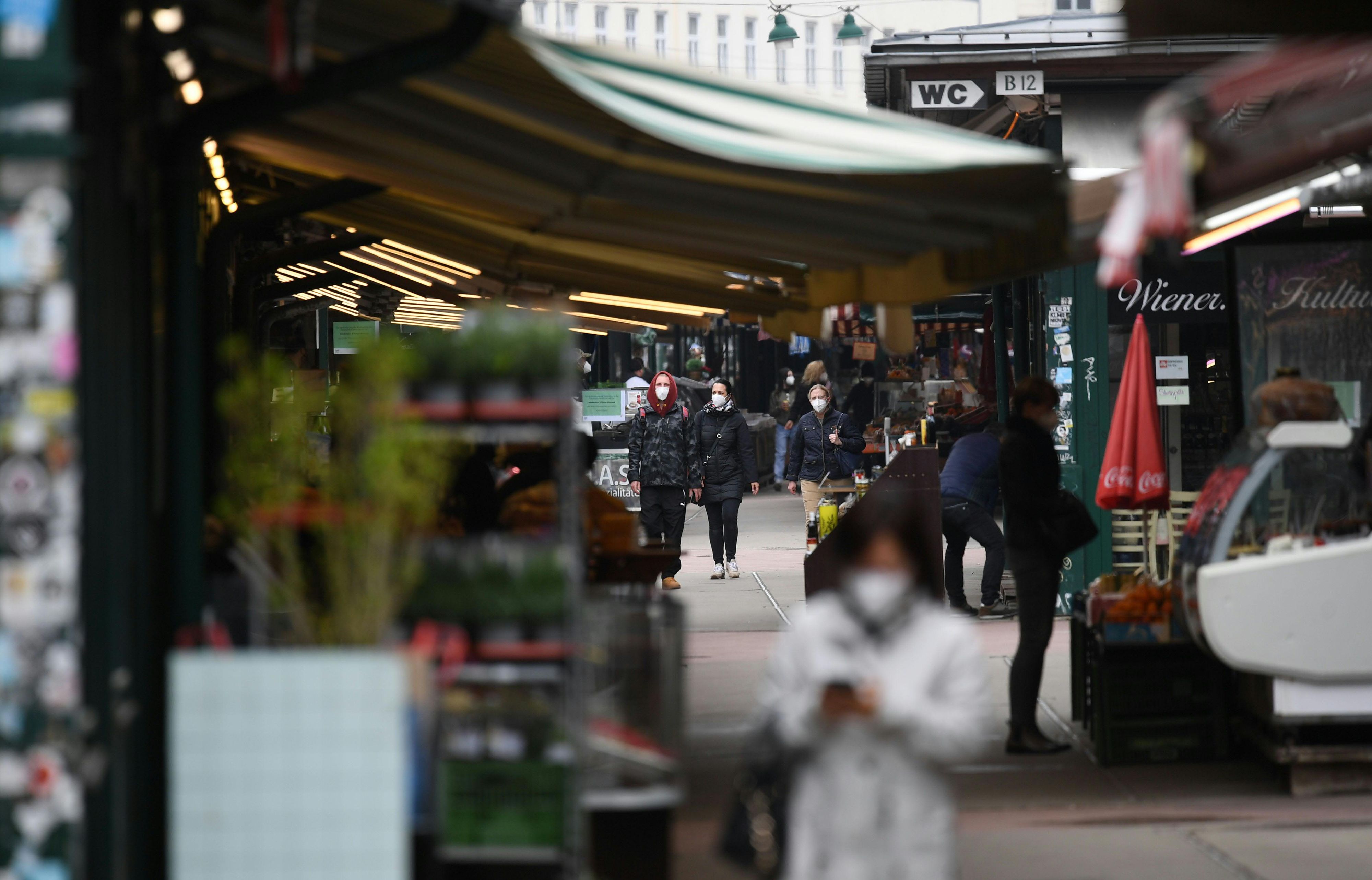 In Österreich gilt bald eine FFP2-Maskenpflicht im Freien.