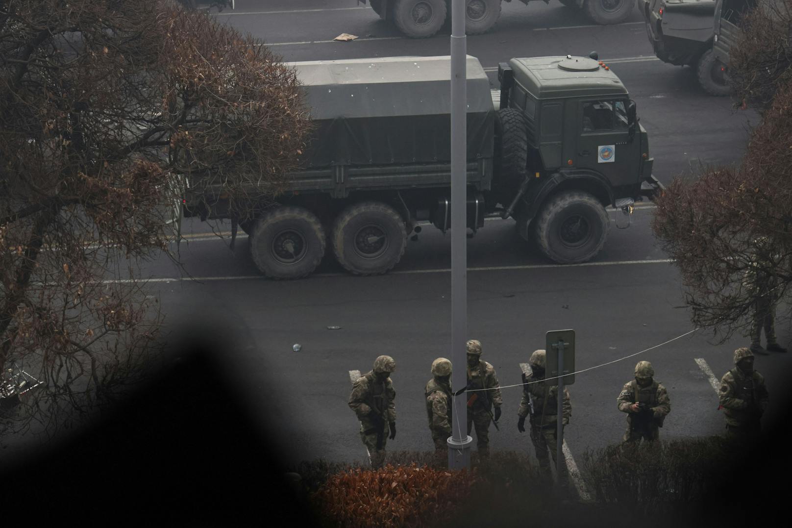 In der Wirtschaftsmetropole Almaty haben Sicherheitsbeamte mehrere Personen erschossen, die versucht hatten, öffentliche Gebäude zu stürmen.