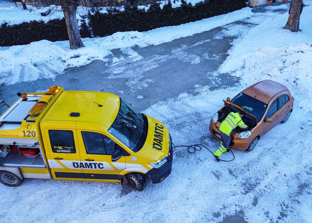Foto einer Pannenhilfe des ÖAMTC.