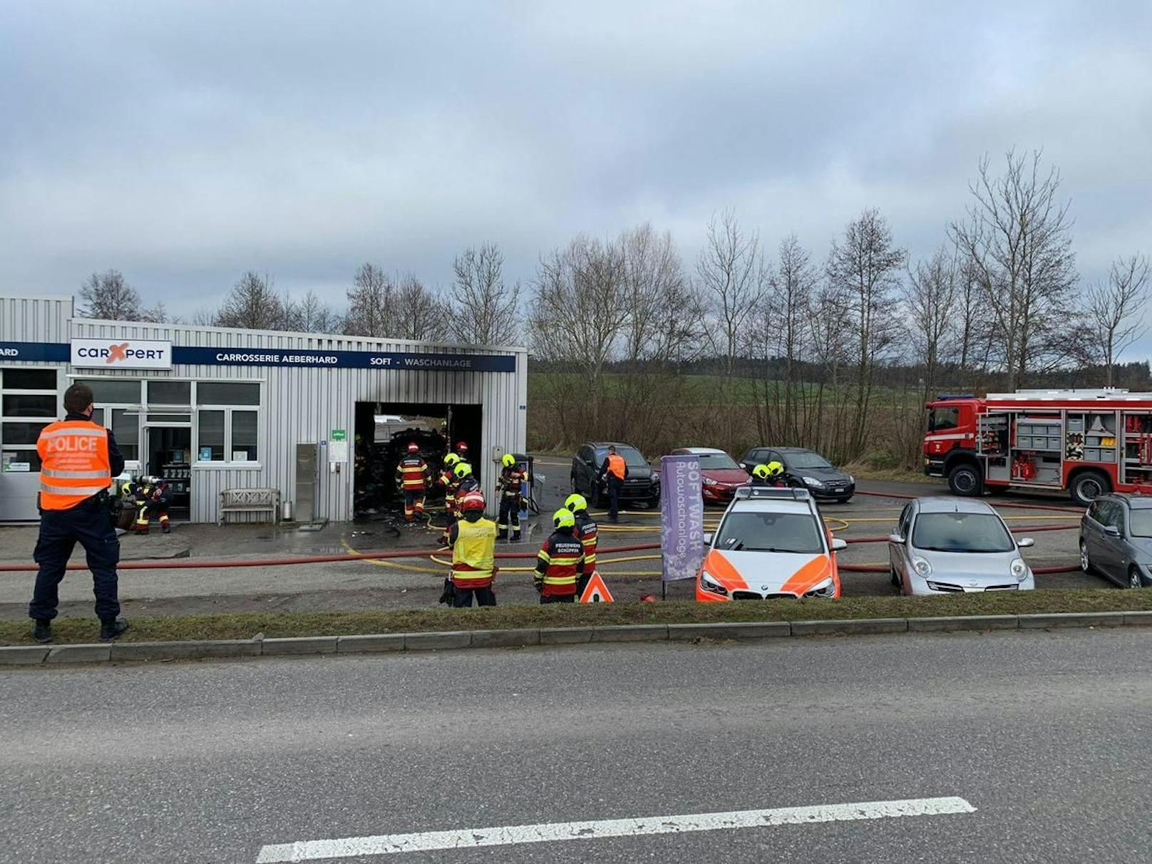 Fest steht dagegen die Brandursache: ein Problem an einem Steuergerät im Auto.