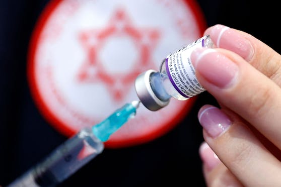 Personen Ü60 und Gesundheitspersonal stehen in Israel nun im Fokus für die 4. Impfung.