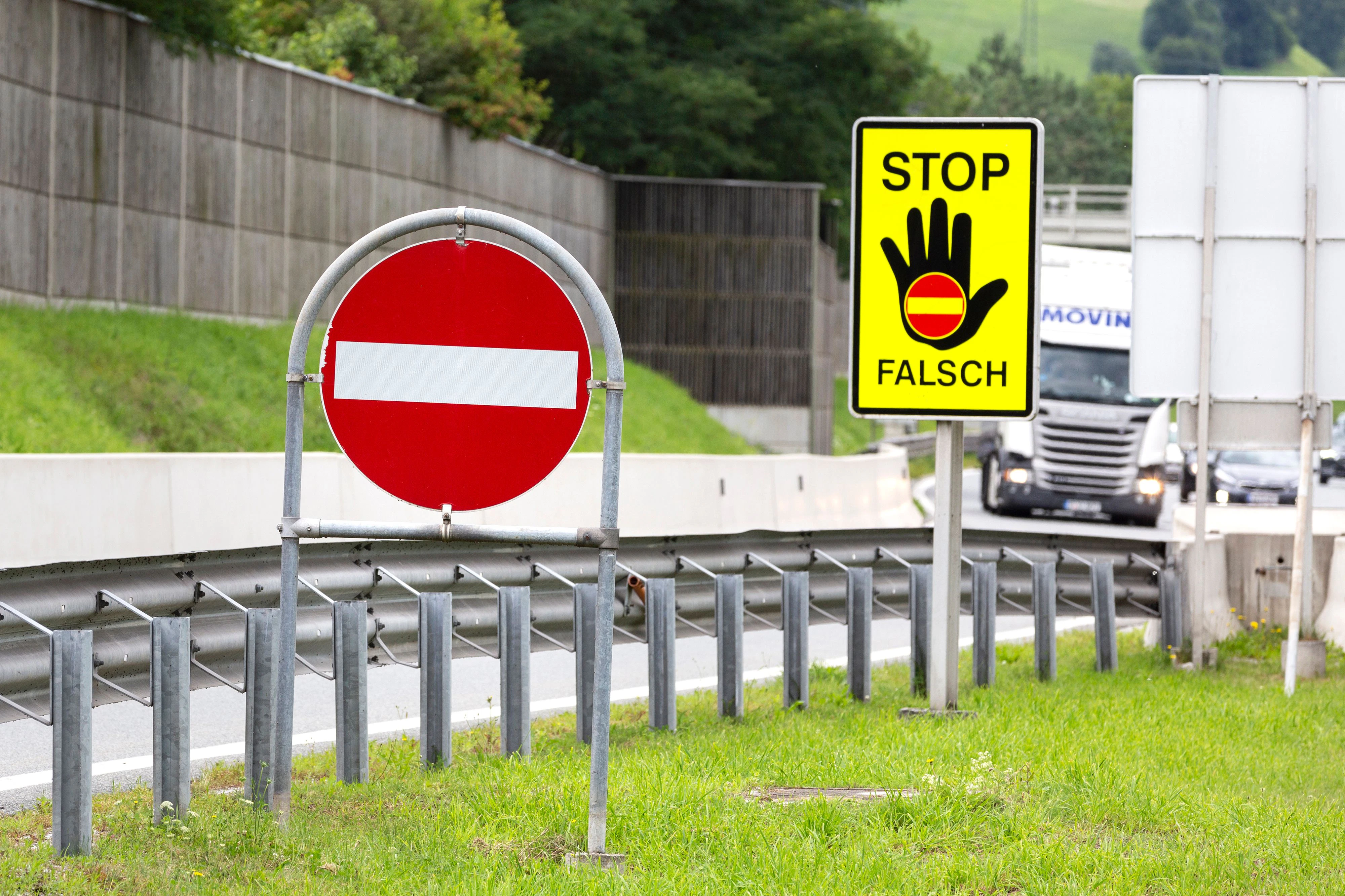 Die Polizei konnte den Lenker nach mehreren gefährlichen Fahrmanövern schließlich stoppen.