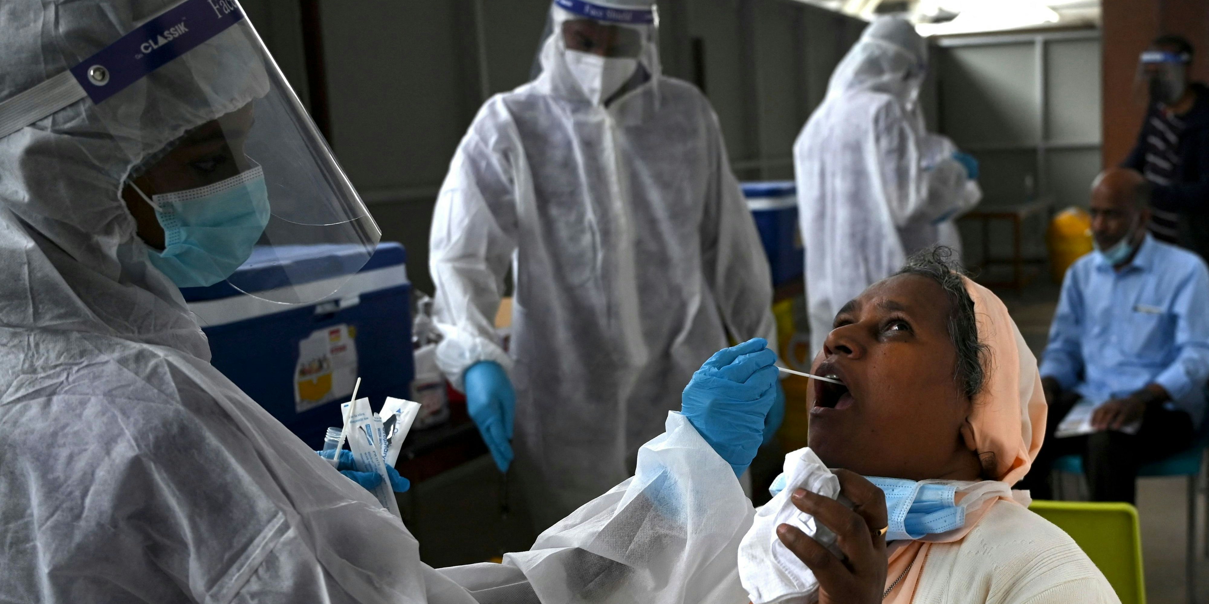 Bei der Ankunft in Indien wurde die Mehrheit der Passagiere positiv getestet. (Symbolbild)