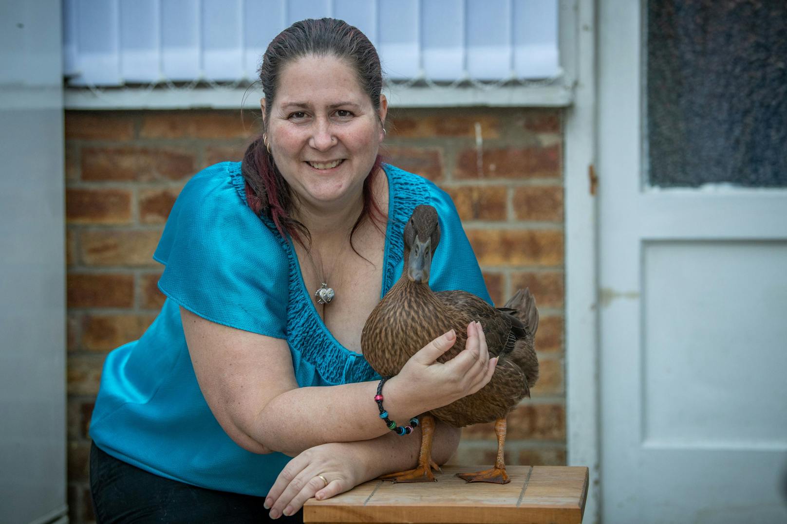 Besitzerin Joe Nutkins (41) ist sehr stolz auf ihre liebenswerte Ente.
