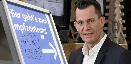 Wolfgang Mückstein hält weiterhin an der Impfpflicht ab Februar 2022 fest.