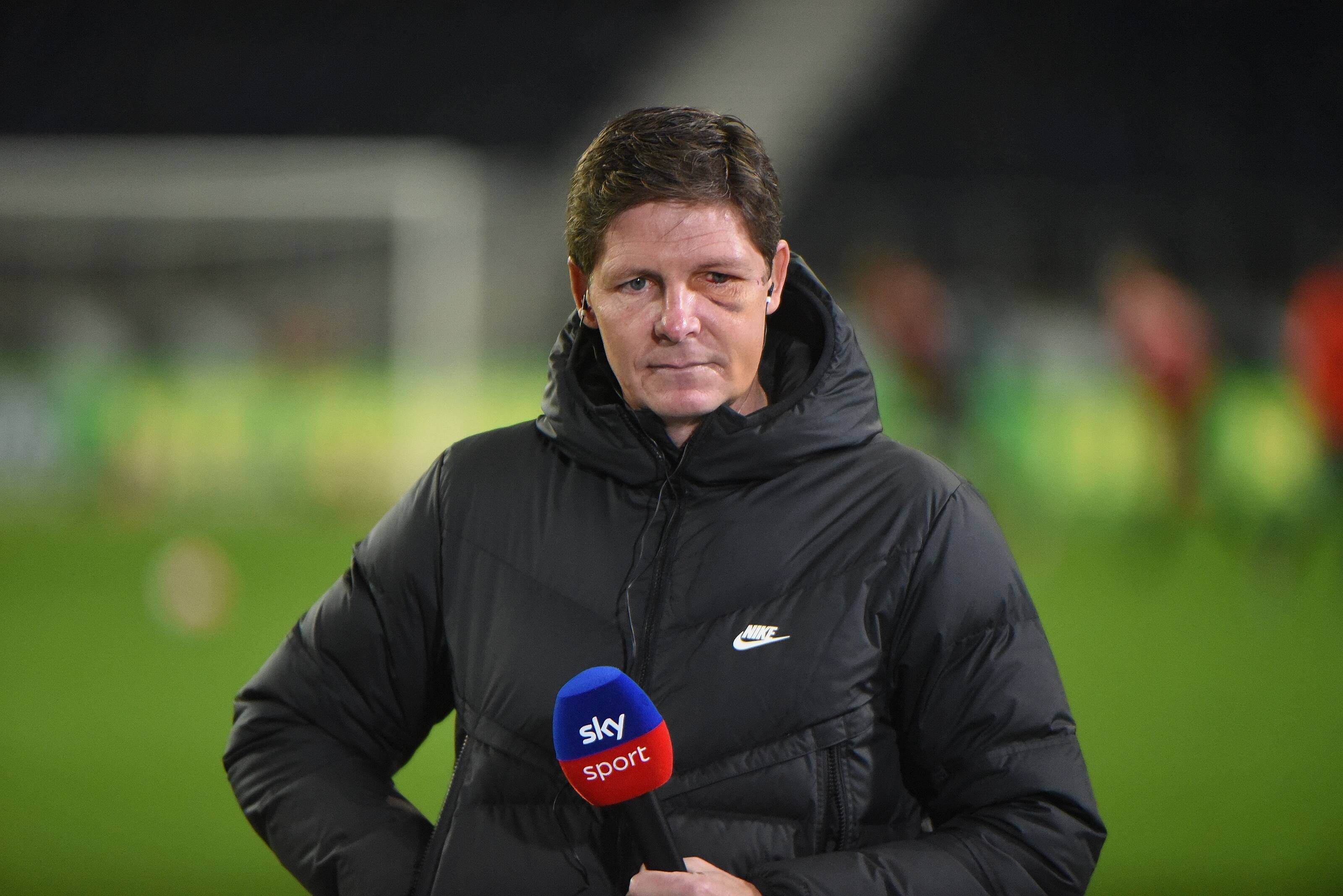 Oliver Glasner ärgert sich über die vergebene 2:0-Führung gegen Dortmund. 