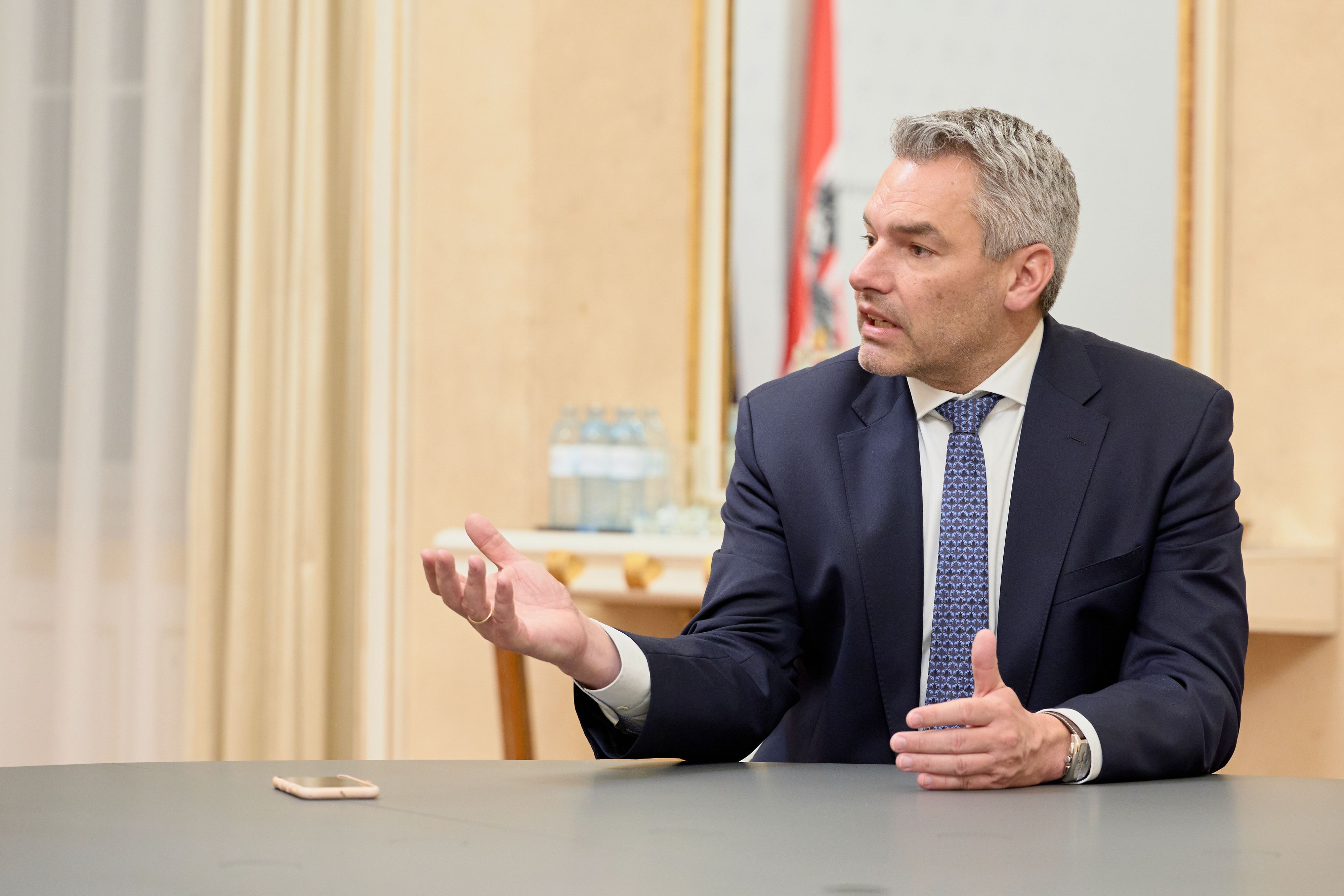 Bundeskanzler Karl Nehammer kritisiert, dass immer alles sofort skandalisiert wird.