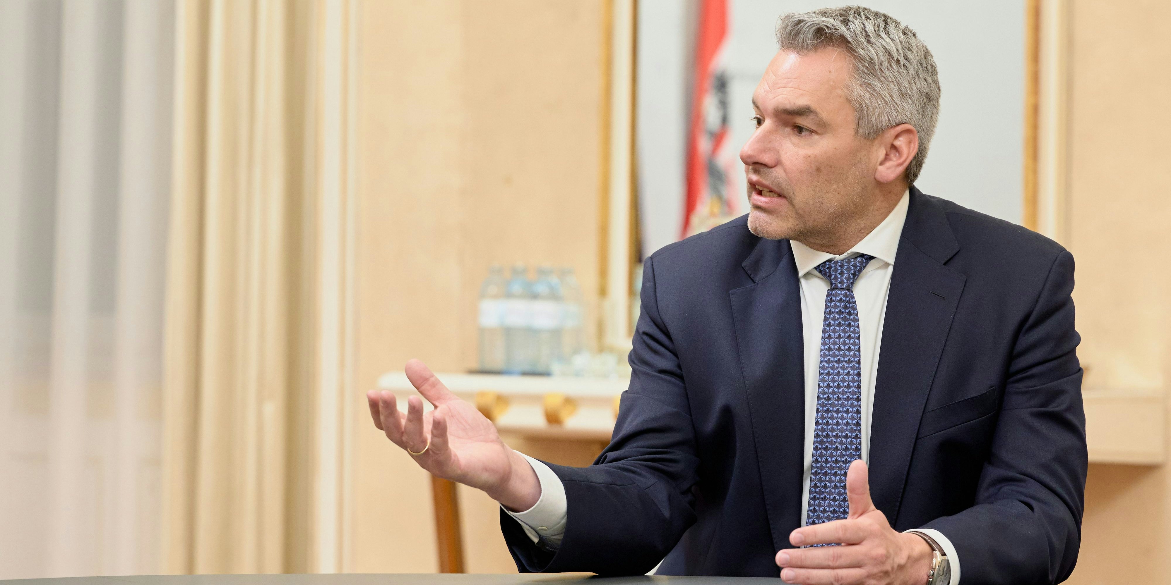 Bundeskanzler Karl Nehammer kritisiert, dass immer alles sofort skandalisiert wird.