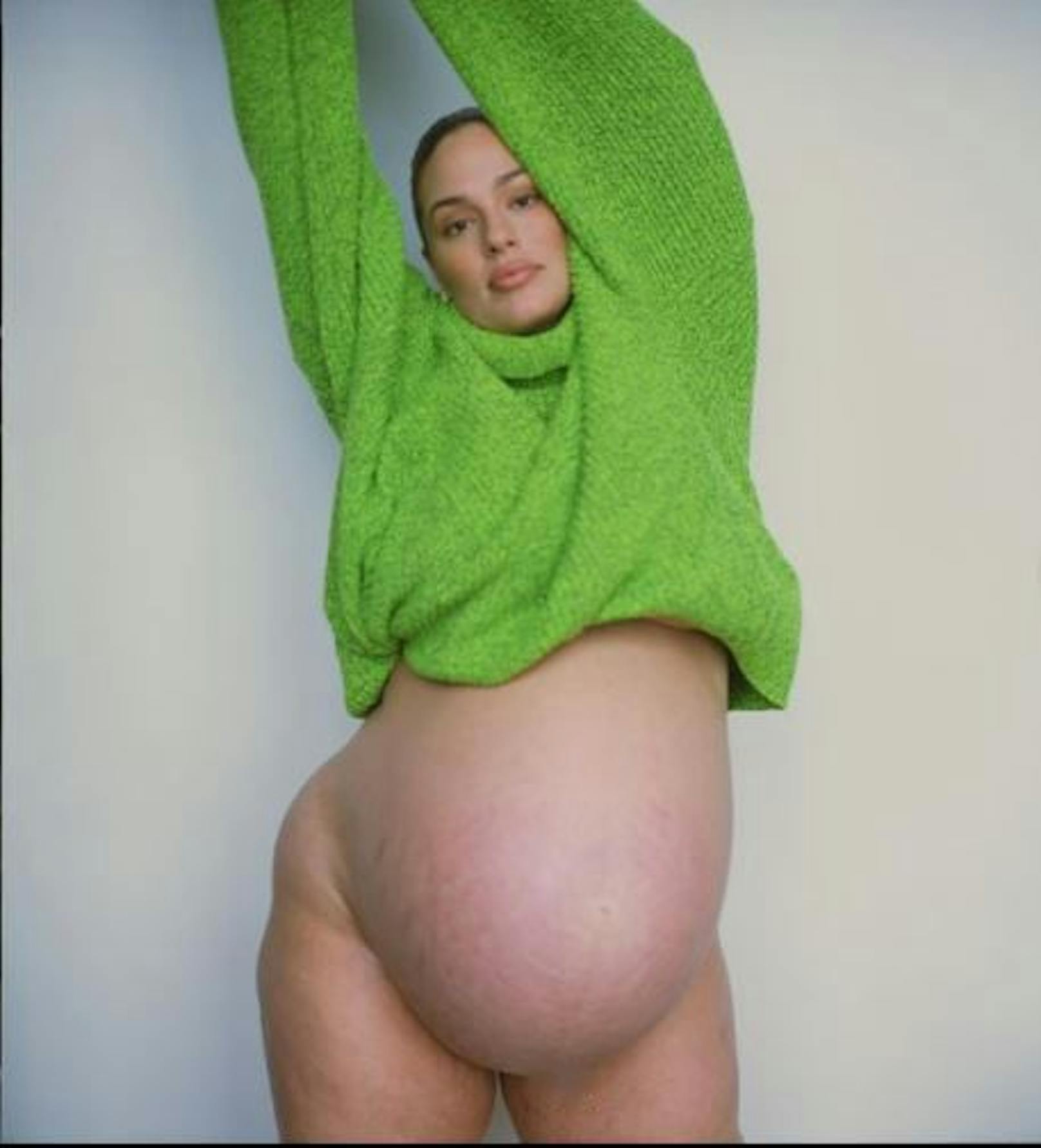 Plus-Size-Model Ashley Graham brachte kurz nach diesem Fotoshooting ihre Zwillinge auf die Welt.