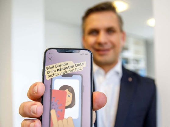Landesrat Wolfgang Hattmannsdorfer will junge Oberösterreicher zum Impfen bewegen.