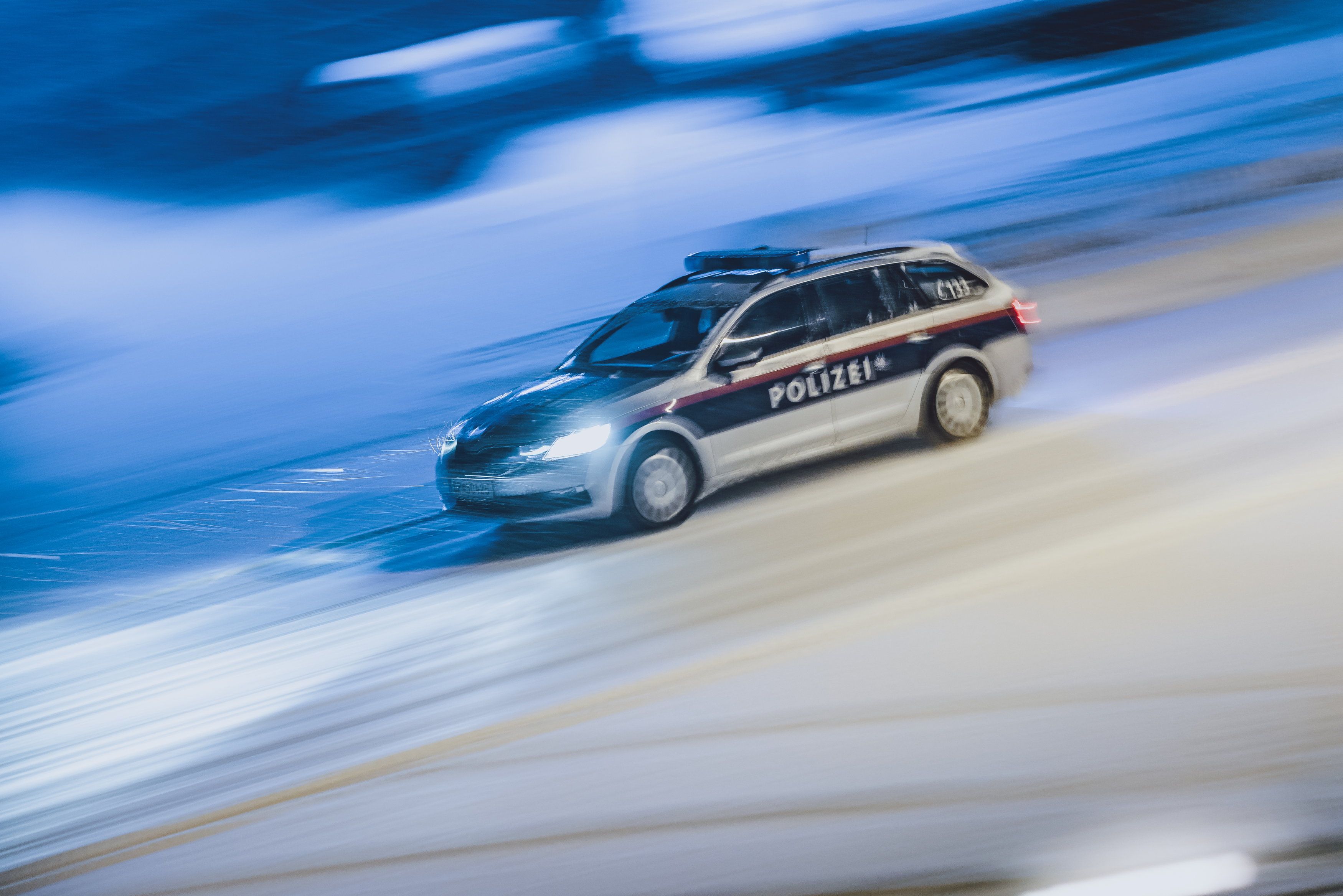 Die Polizei raste zum Tatort, nahm den mutmaßlichen Täter fest.