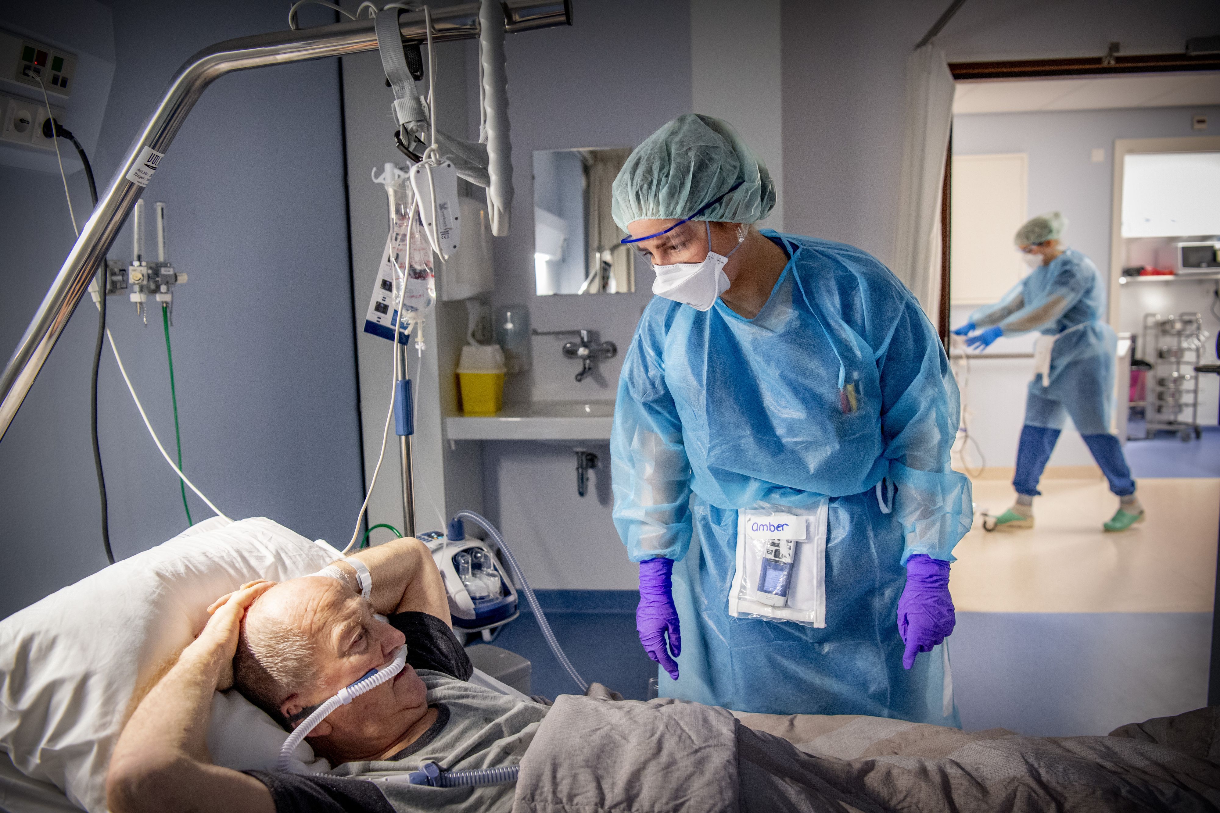 Sogar mit einem "milden Verlauf" kann man im Spital landen. (Symbolfoto)