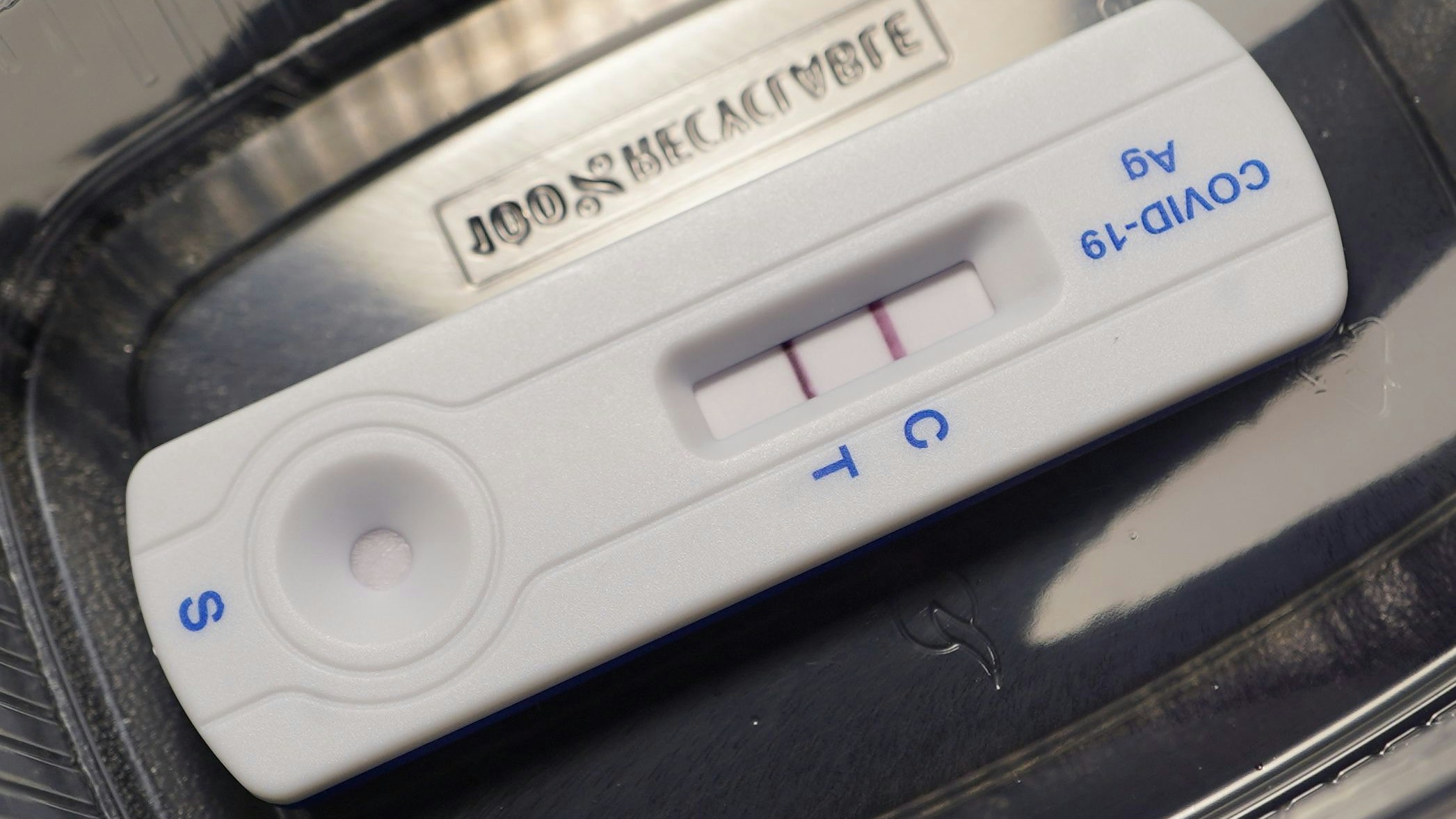 Viele hoffen bei einem positiven Testergebnis auf einen "milden Verlauf". 