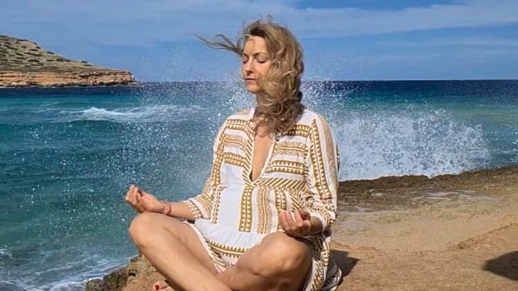 Die Sängerin will für ein Jahr auf der Ferieninsel bleiben.&nbsp;