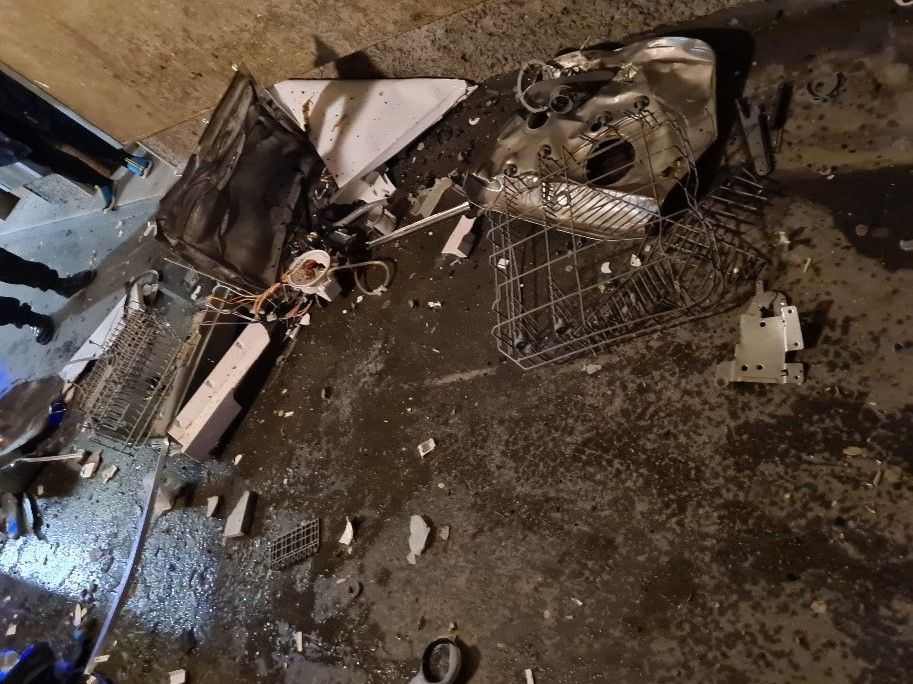Dieses Trümmerfeld fanden die Beamten nach der Pyrotechnik-Explosion vor.